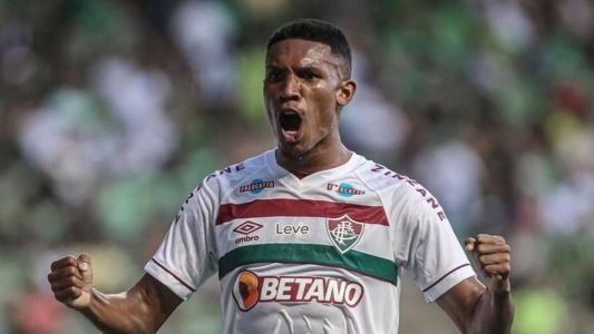 Lelê soma dois gols e duas assistências com a camisa do Fluminense