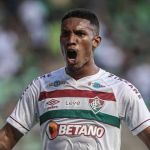 Fluminense analisa futuro de atacante emprestado até dezembro