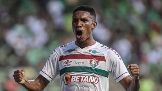 Lelê soma dois gols e duas assistências com a camisa do Fluminense