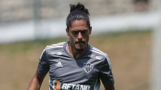 Lemos cumpriu suspensão contra o Athletico e está disponível para encarar o Botafogo