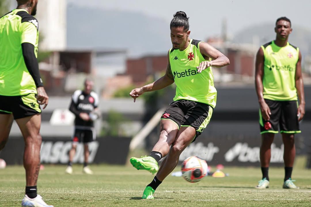 Mauricio Lemos será relacionado no Vasco e pode estrear pelo novo clube