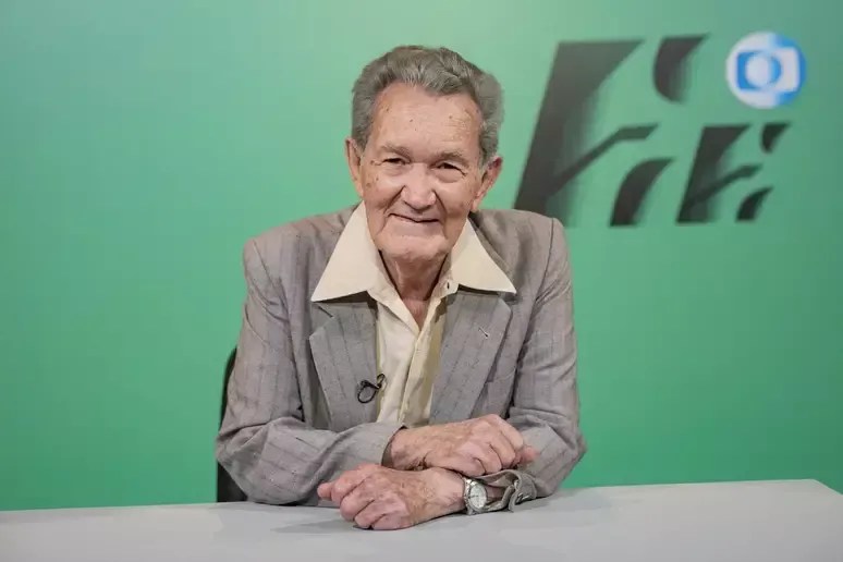 Morre Léo Batista, a 'voz marcante' da Globo, aos 92 anos