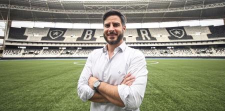 Léo Coelho é o homem-forte do departamento de futebol alvinegro