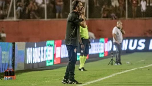 Léo Condé quer aproveitar período sem jogos para recuperar a equipe