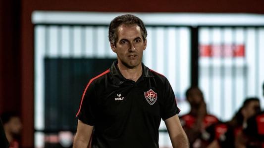 Léo Condé, técnico do Vitória