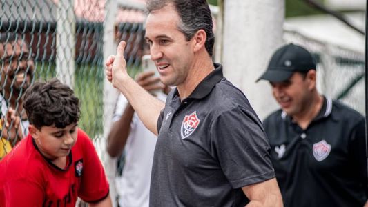 Léo Condé, técnico do Vitória