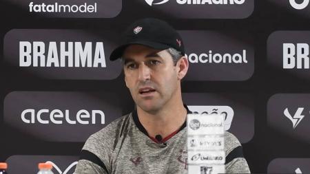 Léo Condé, técnico do Vitória
