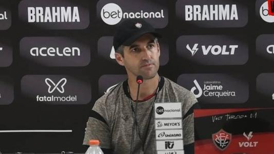 Léo Condé, técnico do Vitória