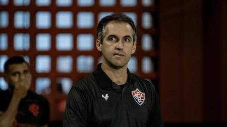 Léo Condé, técnico do Vitória