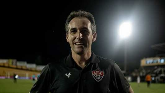 Léo Condé, técnico do Vitória