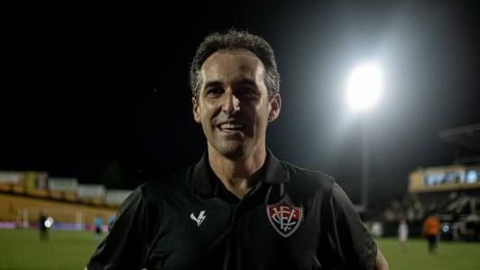 Léo Condé, técnico do Vitória