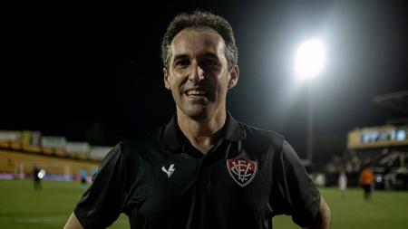Léo Condé, técnico do Vitória