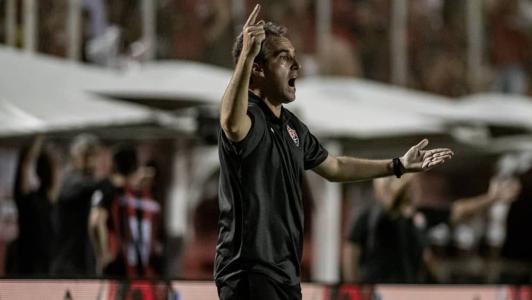 Léo Condé, técnico do Vitória