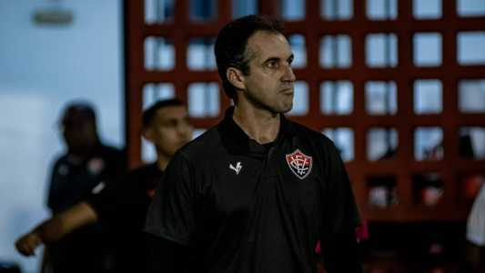 Léo Condé, técnico do Vitória