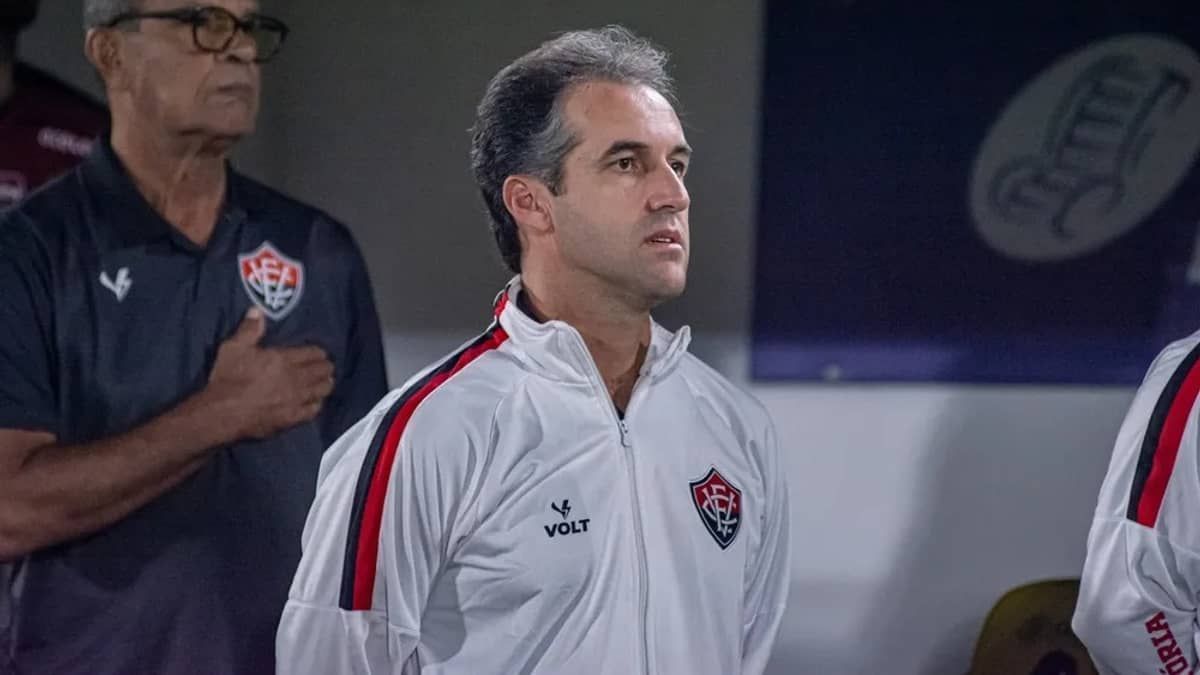 Condé vê Vitória 'consistente' em revés para o Criciúma e lamenta má pontaria