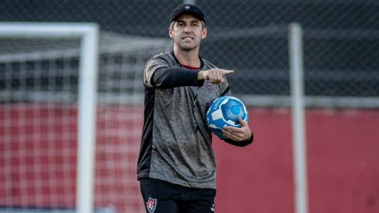 Léo Condé, técnico do Vitória