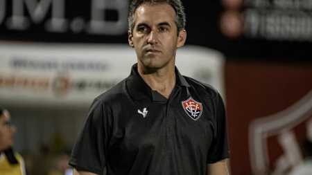 Léo Condé, técnico do Vitória