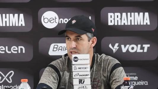 Léo Condé, técnico do Vitória
