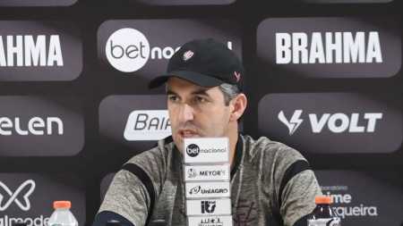 Léo Condé, técnico do Vitória
