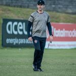 Condé minimiza proximidade com acesso do Vitória: 'Aqui não tem empolgação'