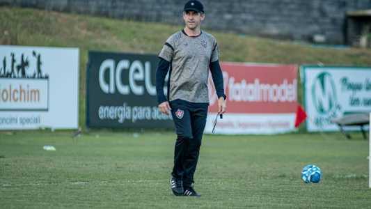 Léo Condé, técnico do Vitória