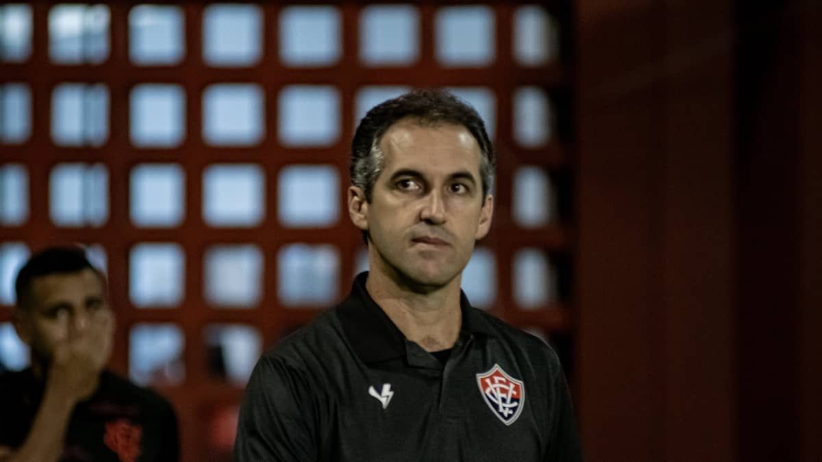 'Aqui não tem vaidade', diz Condé após Vitória vencer o Botafogo-SP 