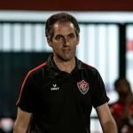 Léo Condé destaca esforço para boa largada do Vitória na Série B