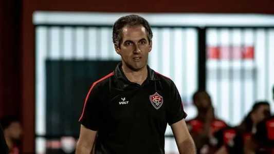 Léo Condé vem sendo responsável pelo reerguimento do Vitória