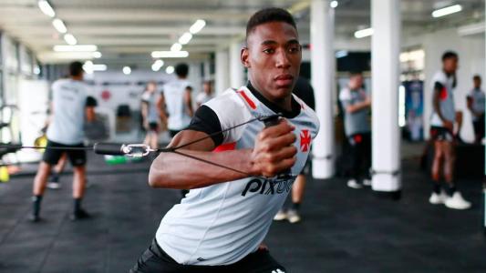 Léo deve desfalcar o Vasco pela primeira vez no Campeonato Brasileiro