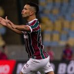 Marcelinho Carioca analisa gol de falta de Leo Fernández contra o Cruzeiro; veja