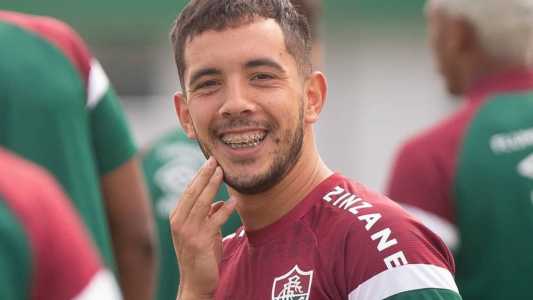 Leo Fernández estreou bem no clássico diante do Flamengo