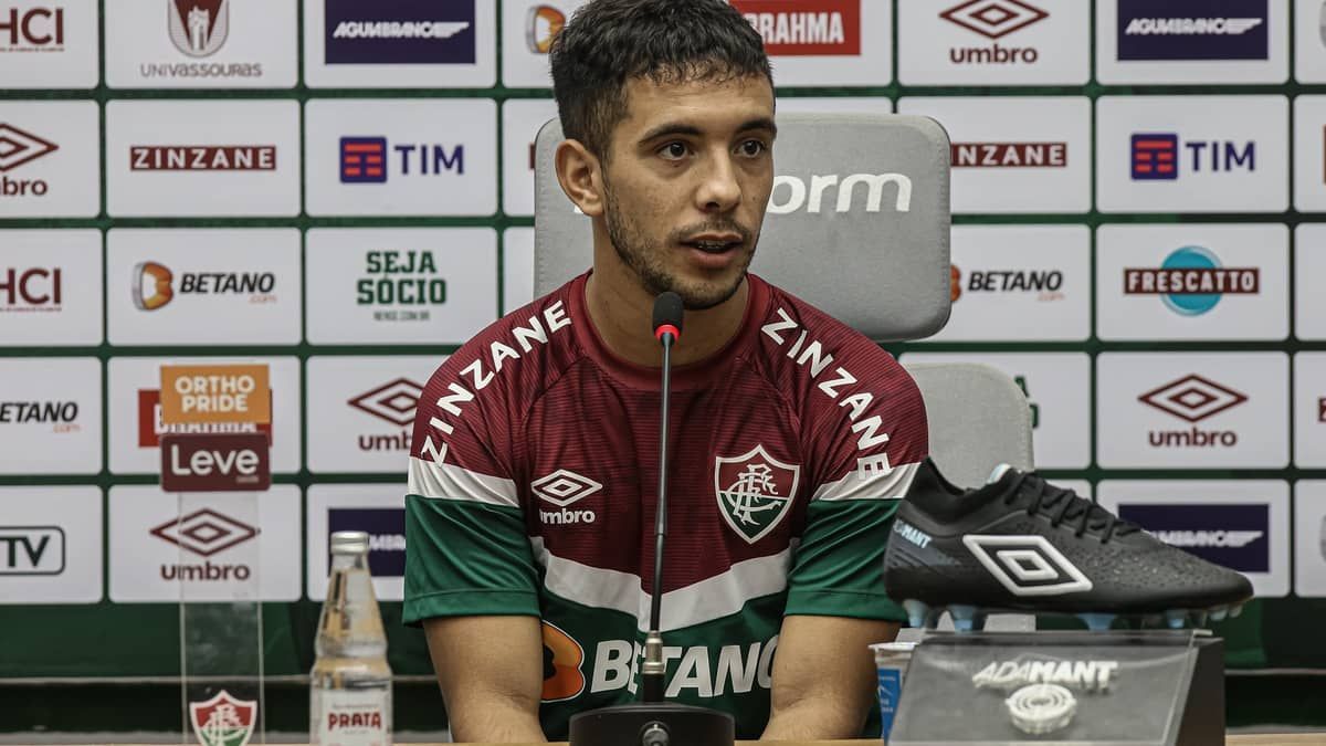 Fernández é apresentado no Flu e fala em trabalhar com Diniz: 'É loucura'