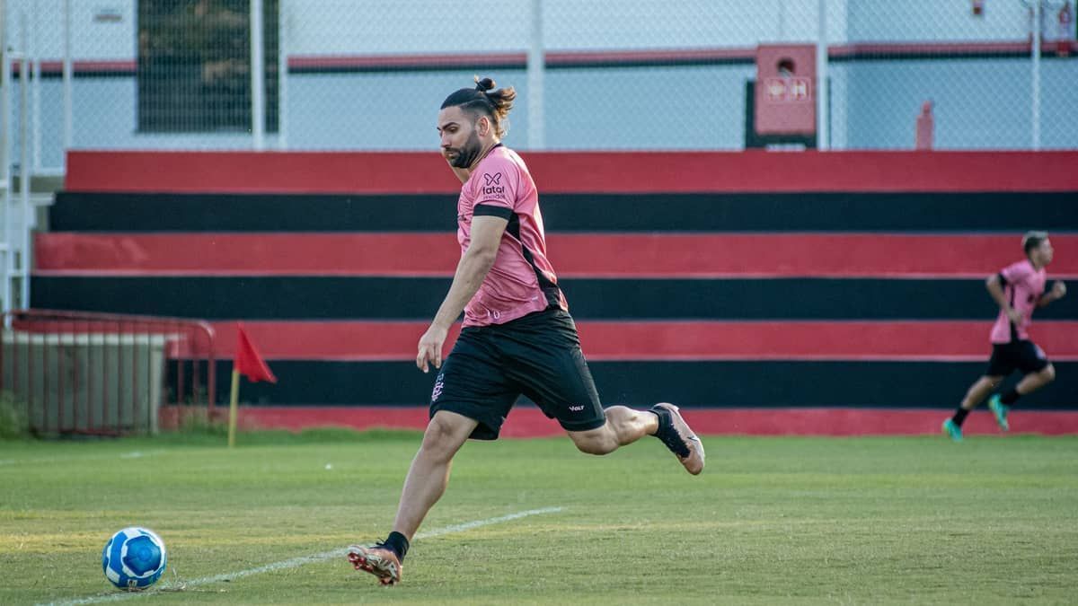 Vitória pode ter retorno de Léo Gamalho e mais dois para enfrentar o Guarani