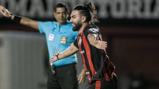 Léo Gamalho já marcou nove gols pelo Vitória na Série B do Campeonato Brasileiro