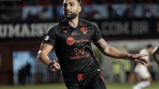 Léo Gamalho marcou o gol do Vitória