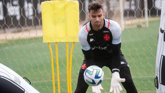 Léo Jardim está pendurado com dois cartões amarelos e pode desfalcar se receber o terceiro