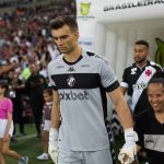 Léo Jardim pede paciência para reconstrução no Vasco