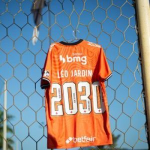 Léo Jardim assinou com o Vasco por mais cinco temporadas