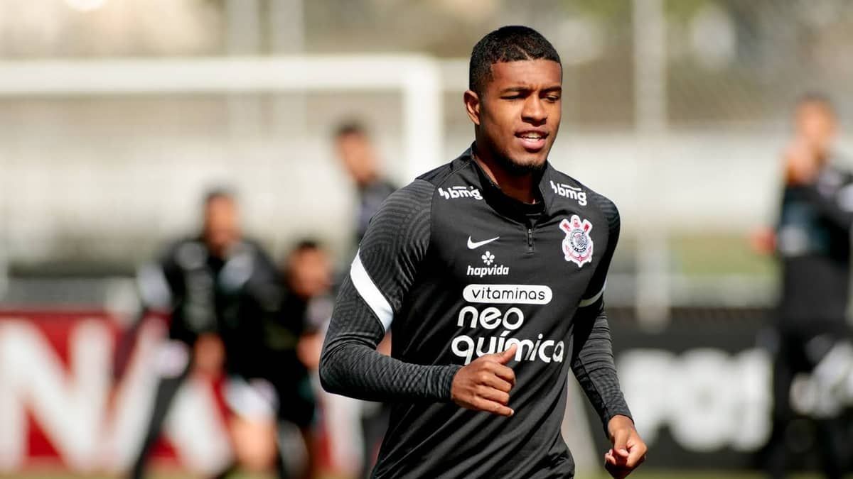 Léo Natel retorna ao Corinthians à espera de propostas