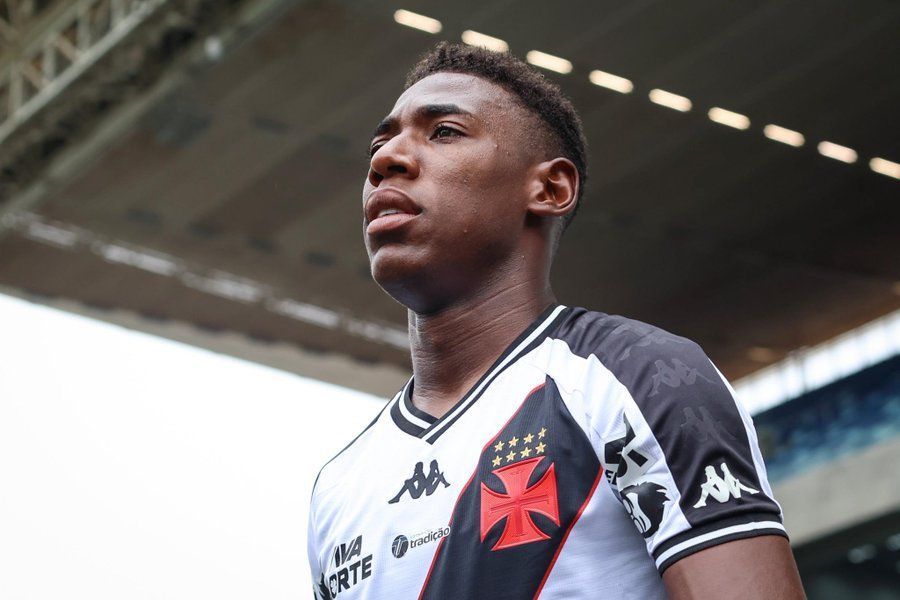 Athletico-PR acerta valores com o Vasco e encaminha a contratação de Léo