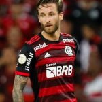 Léo Pereira sofre pancada no joelho e vira dúvida para o Fla-Flu