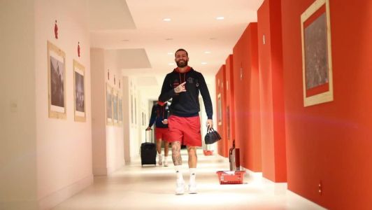 Léo Pereira está com a delegação do Flamengo em Brasília, local do jogo com o Santos