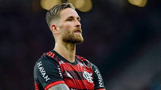 Léo Pereira fez dois gols contra o Botafogo, mas não adiantou nada e o Flamengo perdeu por 3 a 2