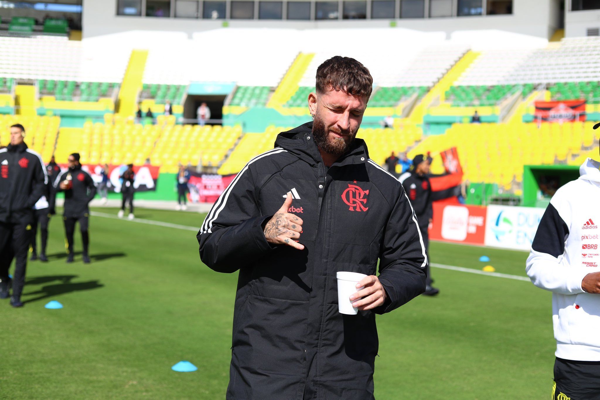 Zagueiro destaca ganho fora de campo de pré-temporada do Flamengo: 'Nenhuma vaidade'