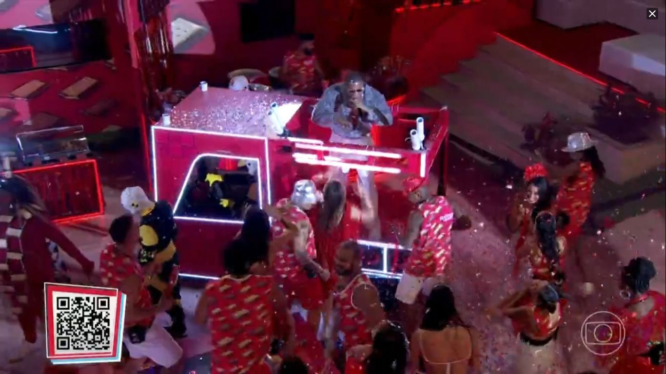 BBB 24: Leo Santana entra com trio elétrico e leva Carnaval para brothers