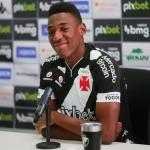 Destaque no Vasco, Léo reencontra o clube que o transformou em zagueiro