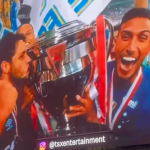 Ídolo do Cruzeiro tem títulos pelo clube exibidos na Times Square; assista