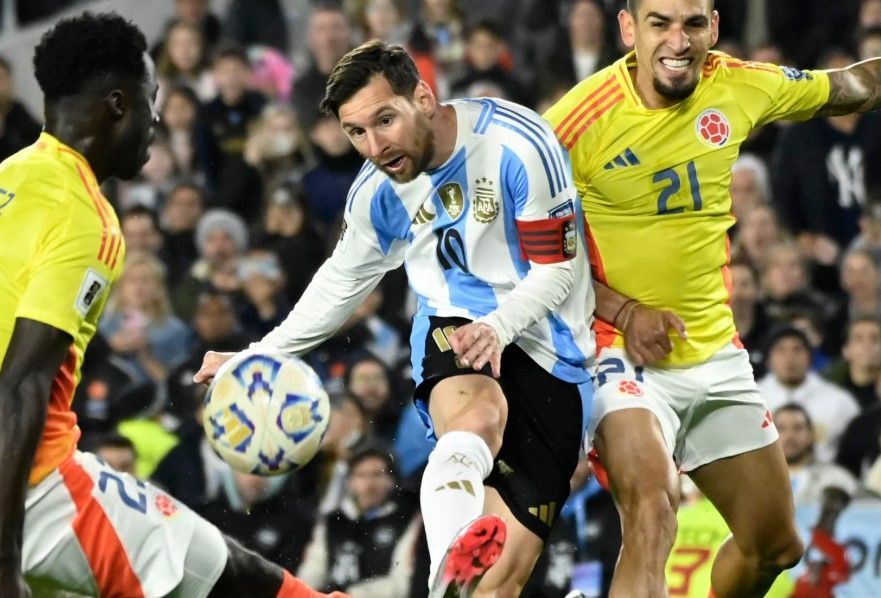 Messi é o jogador com mais jogos por seleções no Mundial de Clubes da Fifa