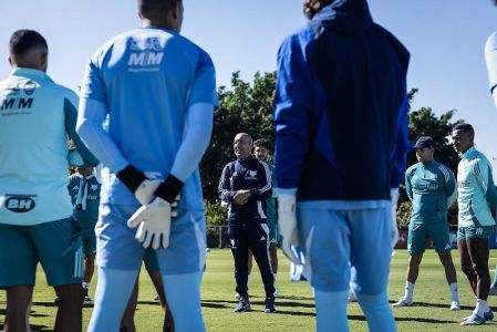 Leonardo Jardim espera a chegada de pelo menos três reforços com a abertura da janela de transferências