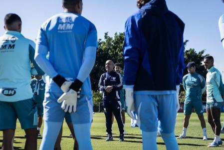 Leonardo Jardim espera a chegada de pelo menos três reforços com a abertura da janela de transferências